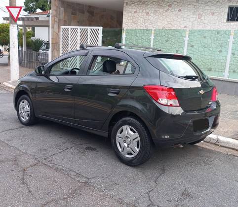 CHEVROLET ONIX 1.0 MPFI LT 8V FLEX 4P MANUAL CHEVROLET ONIX 1.0 MPFI LT 8V FLEX 4P MANUAL
